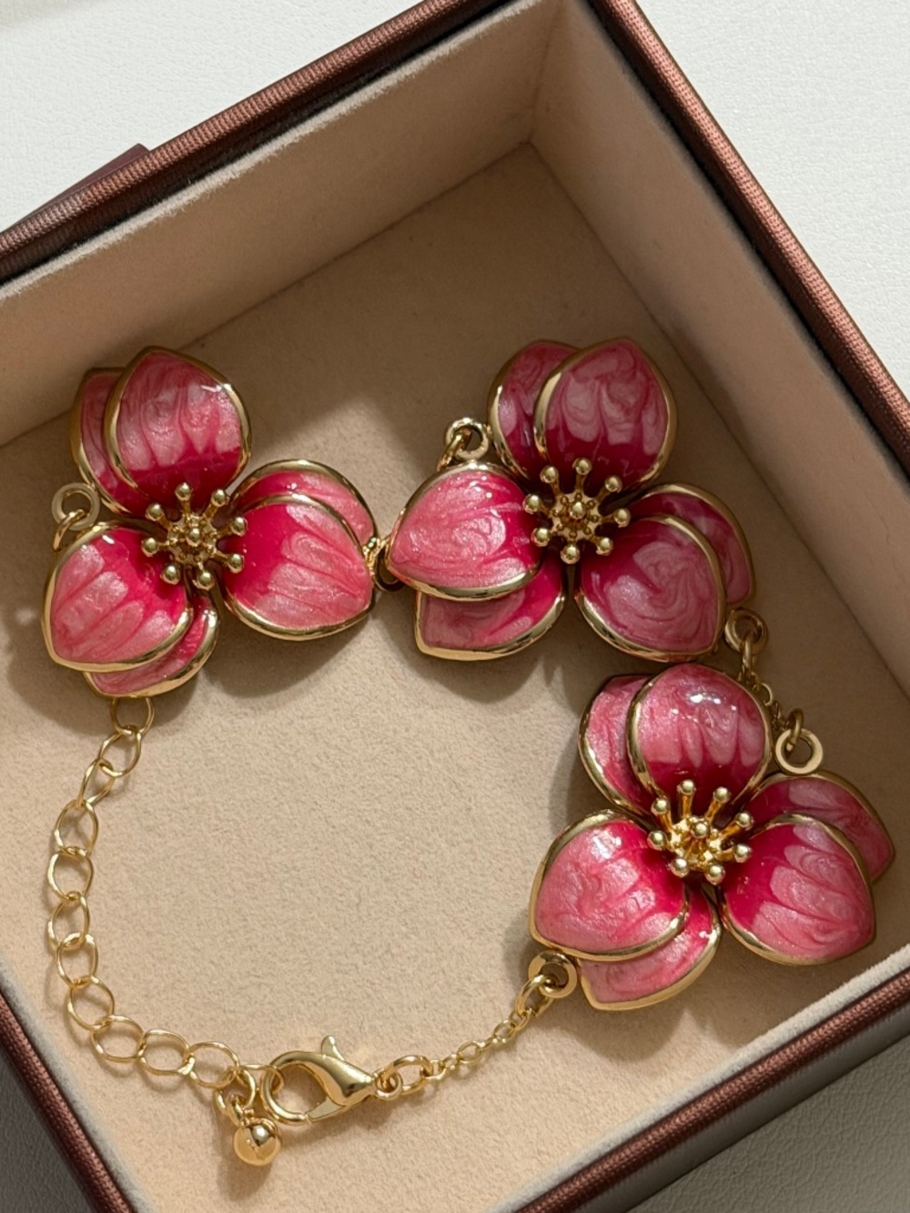 Golden Oil Dripping Pink 3-Petal Flower Enamel Bracelet